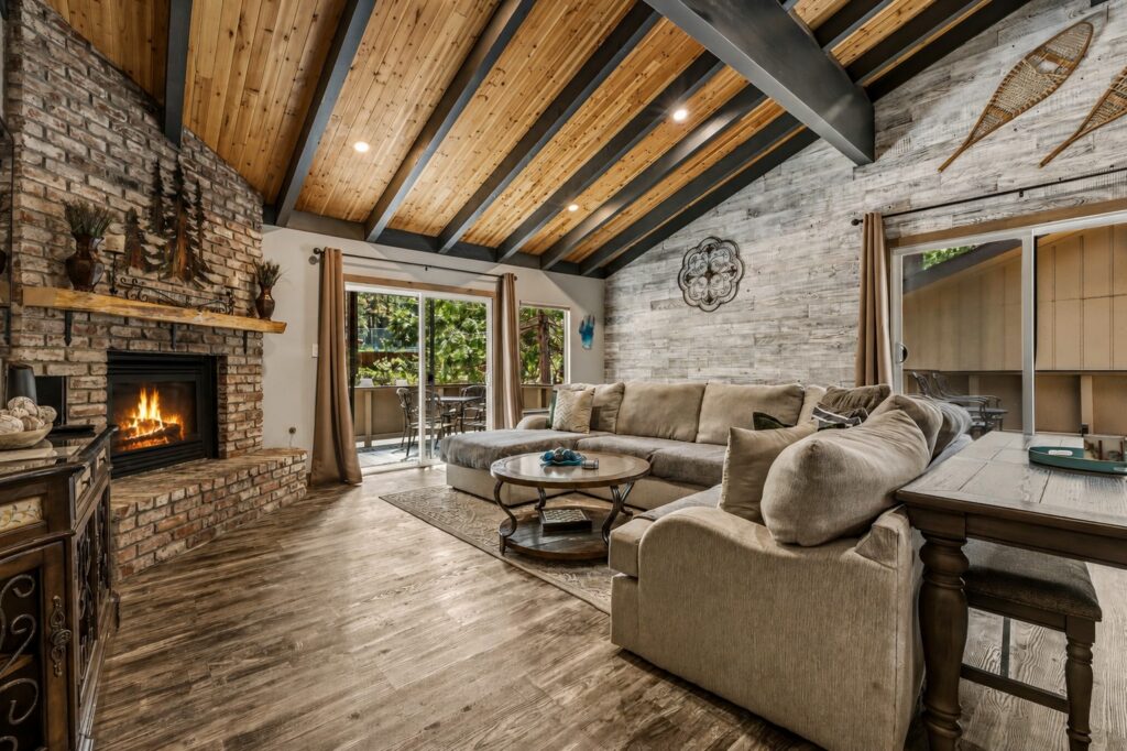 Turn-Key Tahoe Condo Near Diamond Peak — 321 Ski Way #221, Incline Village, NV